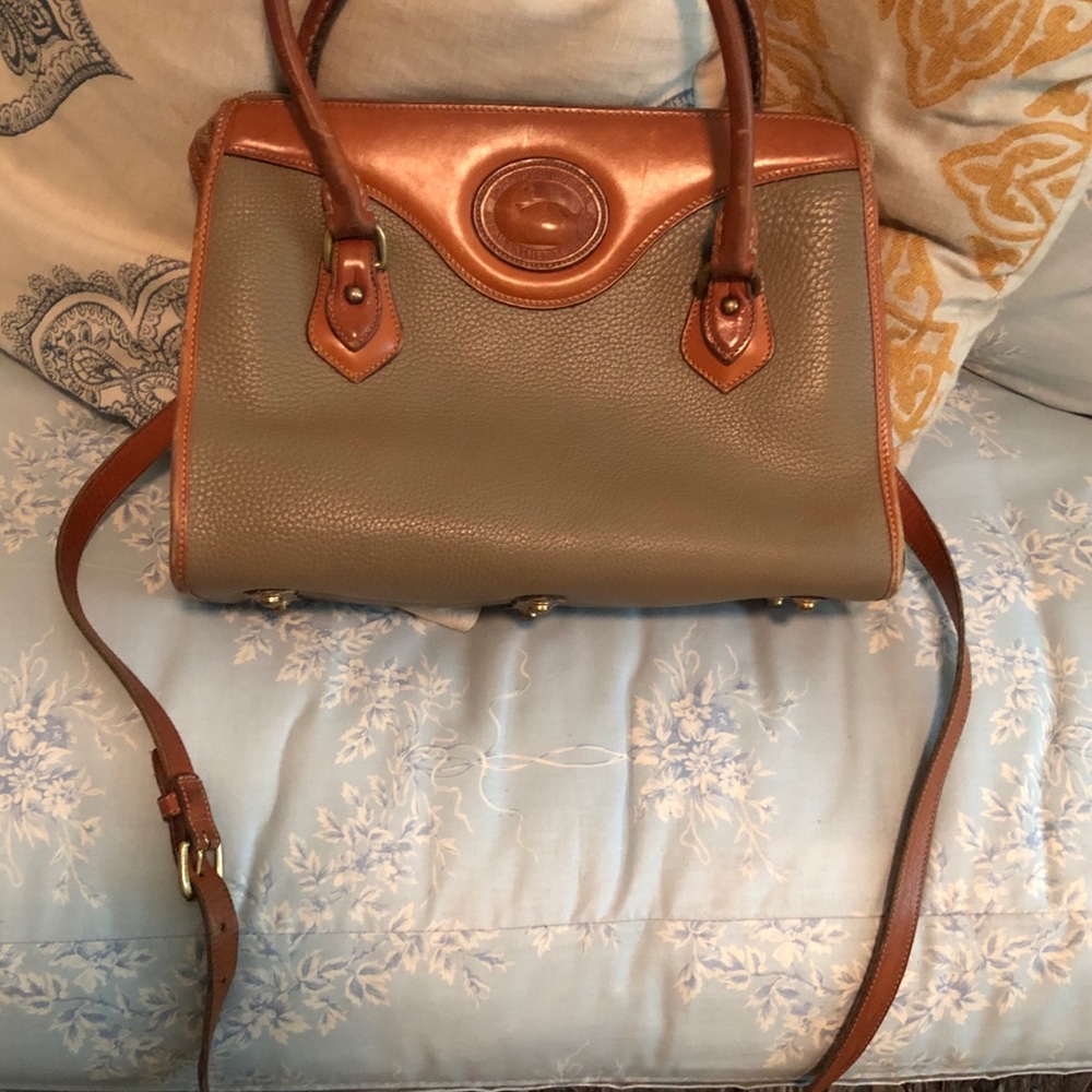 Vintage Dooney and Bourke crossbody purse
